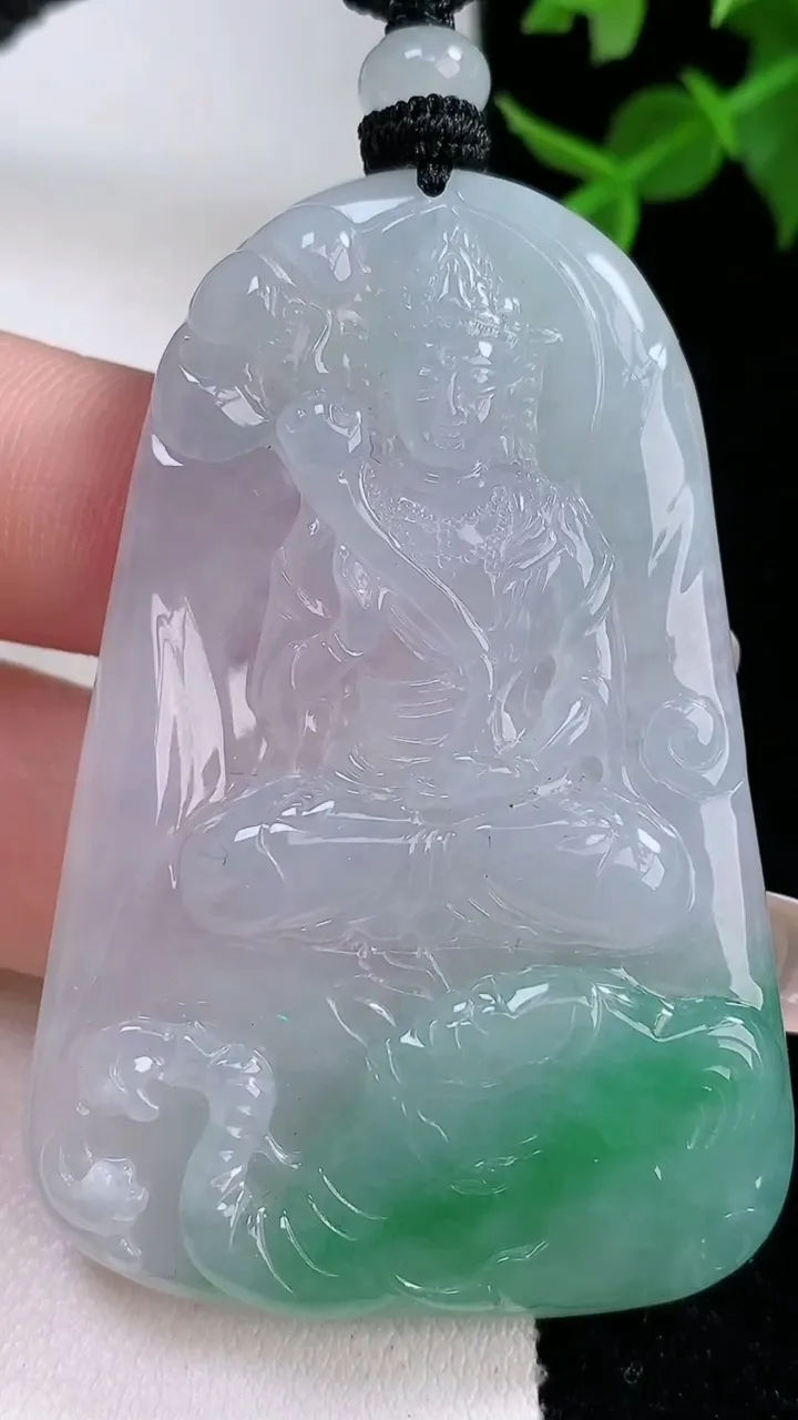 天然A货翡翠普贤菩萨吊坠，尺寸57-37.4-6.6，重量:32.96g
2月4日