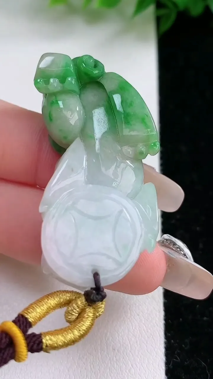 天然A货翡翠貔貅吊坠，尺寸45-22-11，重:22.74g
2月4日