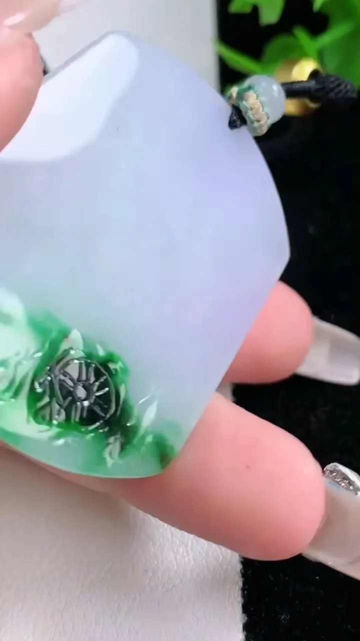 天然A货翡翠普贤菩萨吊坠，尺寸46.7-37.2-4.8，重量:24.60g
2月4日