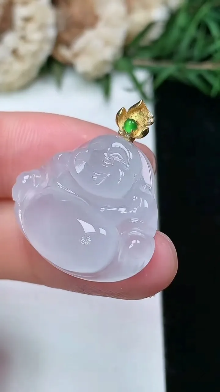 天然A货翡翠白冰佛公吊坠，尺寸20.7-25-5.5，重量:4.53g
2月5日
