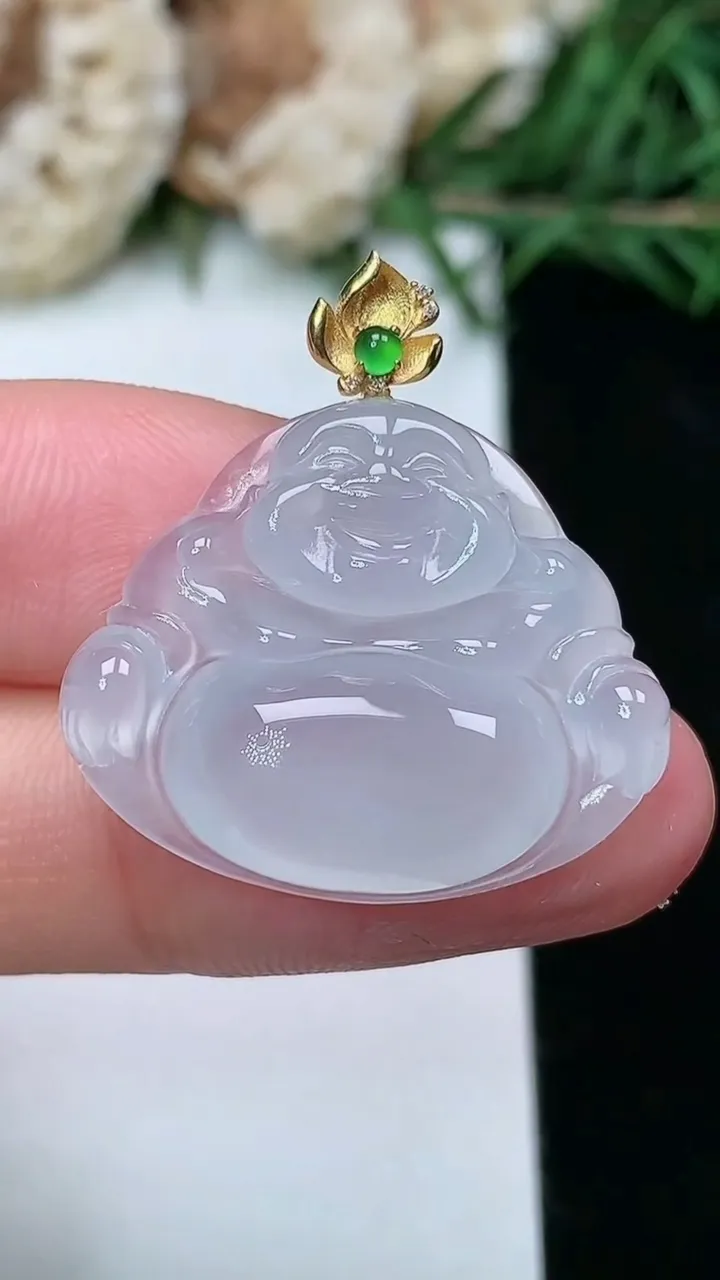 天然A货翡翠白冰佛公吊坠，尺寸20.7-25-5.5，重量:4.53g
2月5日