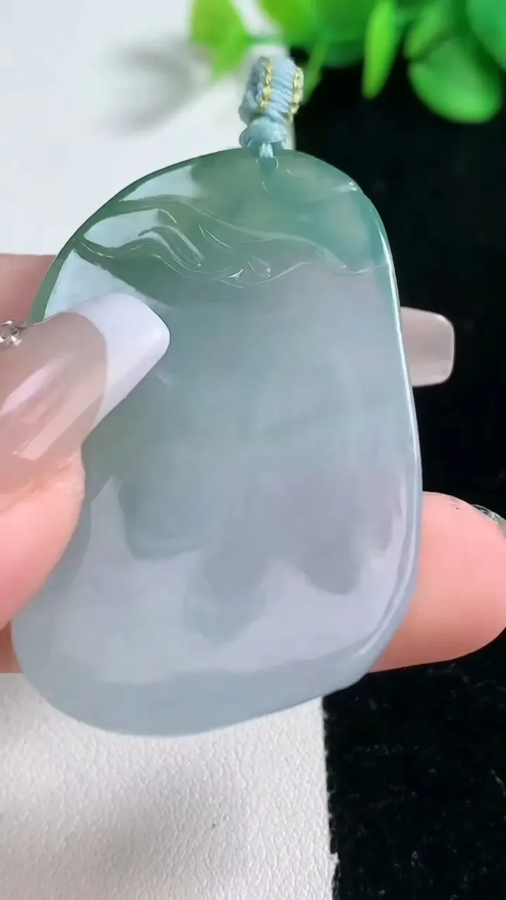 天然A货翡翠观音菩萨吊坠，尺寸46.7-31.3-5.7，重量:19.24g
2月5日