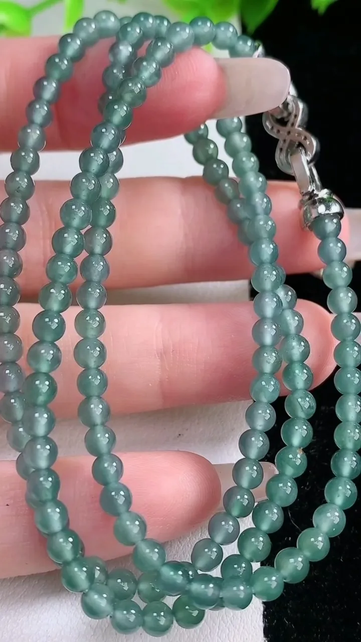 天然A货翡翠小米珠项链，尺寸3.7，重量:14.51g
2月5日
