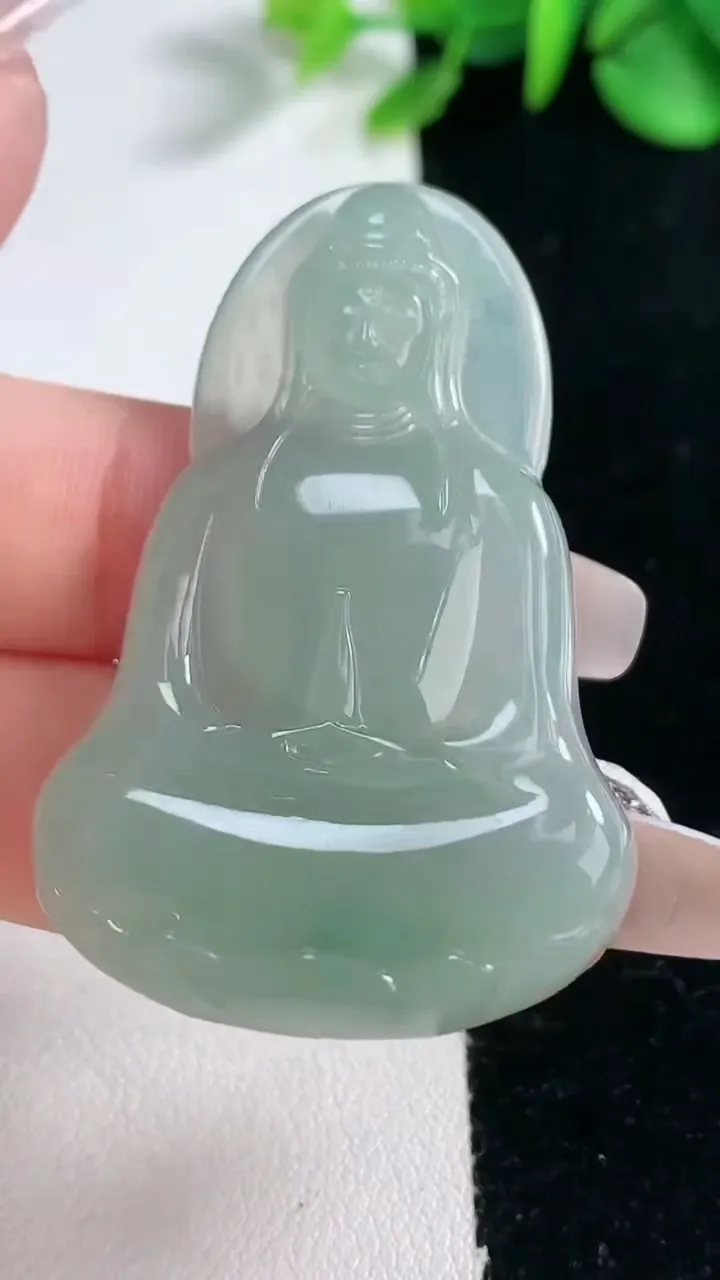 天然A货翡翠素衣观音菩萨吊坠，尺寸48.4-32-5.3，重量:13.54g
2月5日