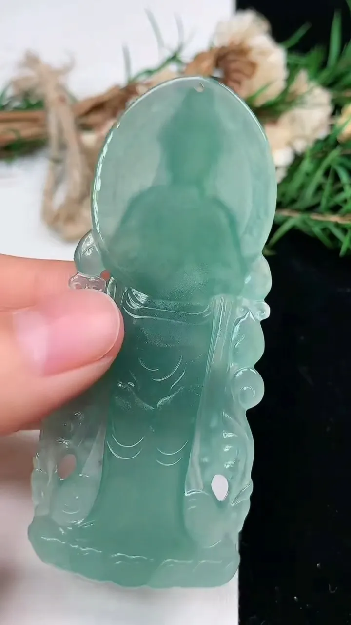 天然A货翡翠蓝水观音菩萨吊坠，尺寸74.8-30.7-5，重量:22.79g
2月5日