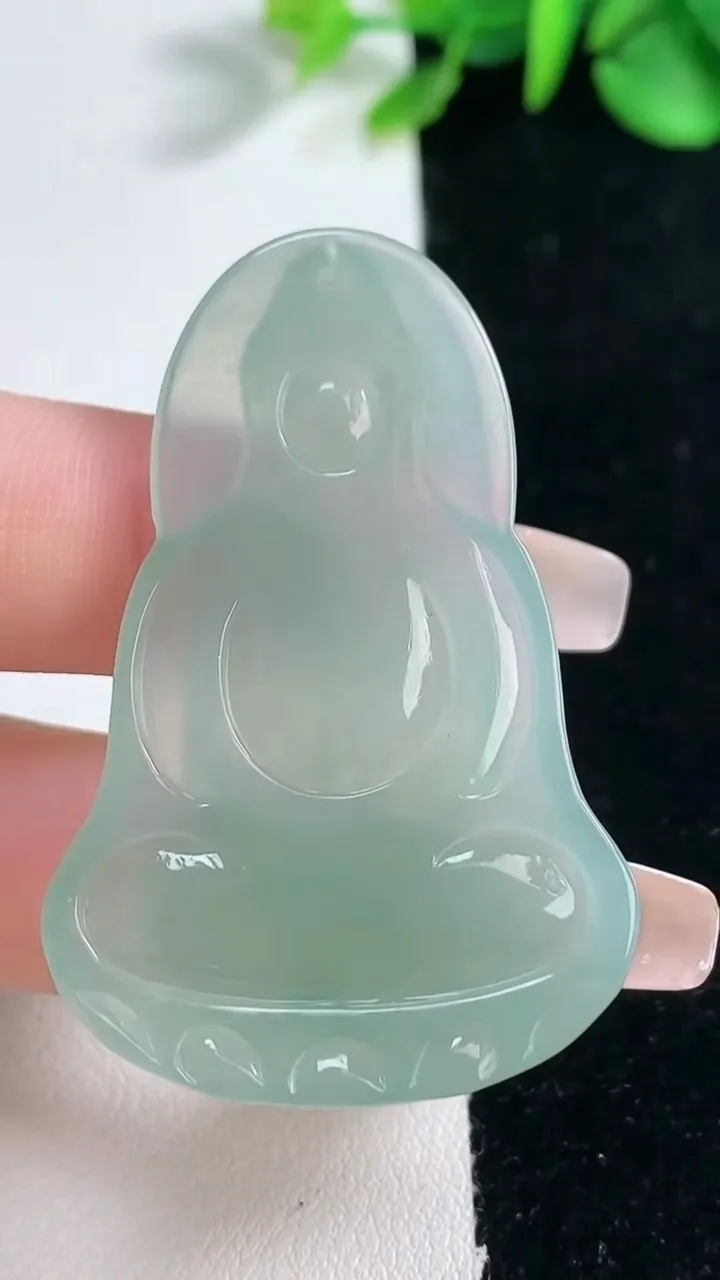 天然A货翡翠素衣观音菩萨吊坠，尺寸48.4-32-5.3，重量:13.54g
2月5日