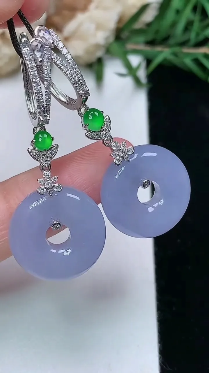 天然A货翡翠紫罗兰平安环耳坠，尺寸15.5-5，重量:7.36g
2月5日