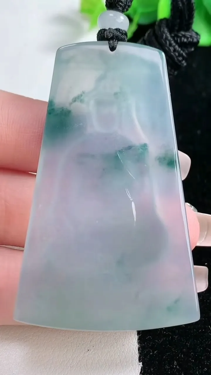 天然A货翡翠种飘花大势至菩萨吊坠，尺寸59-36.7-5.4，重量:31.38g
2月5日