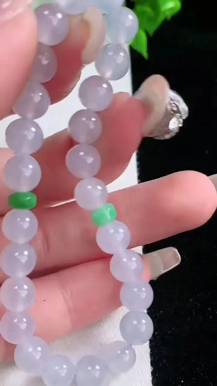 天然A货翡翠圆珠手串，尺寸6.8-25颗，重量:15.00g2月5日
工厂直销收藏佳品,种好水足，色泽均匀，有种有色，上手高大气！