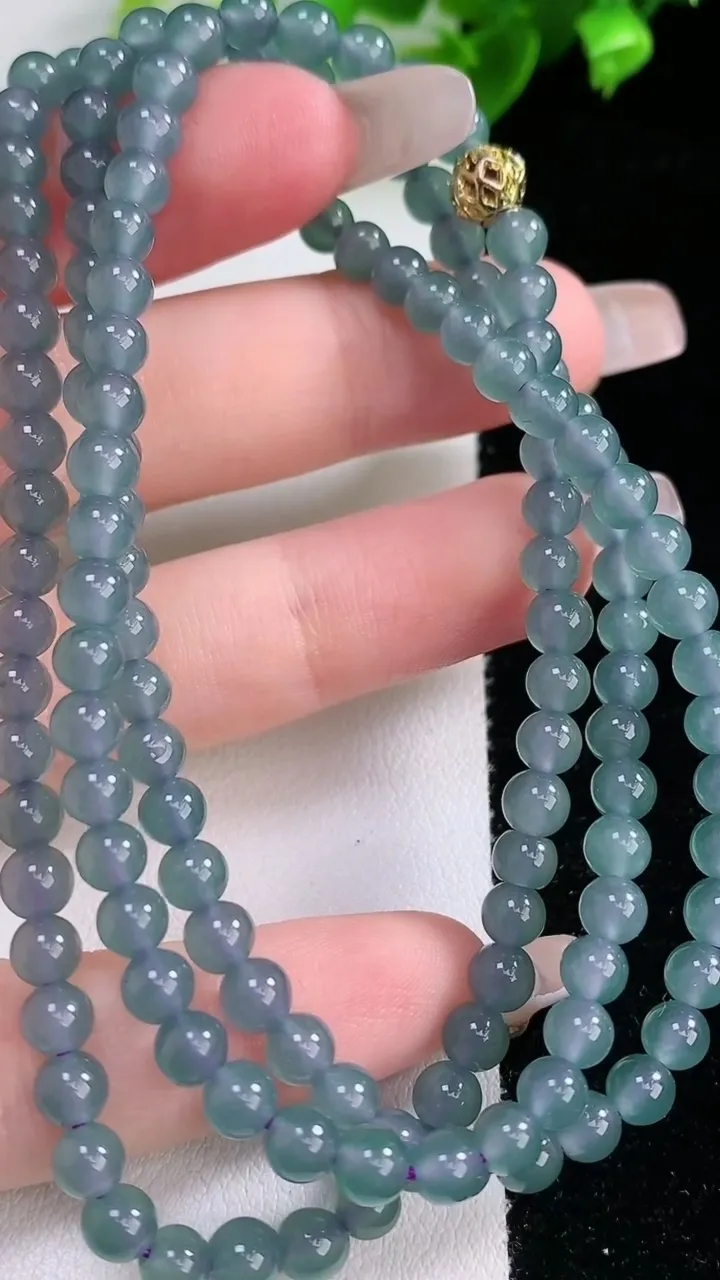 天然A货翡翠圆珠项链，尺寸4.6，重量:23.25g2月5日
工厂直销收藏佳品,种好水足，色泽均匀，