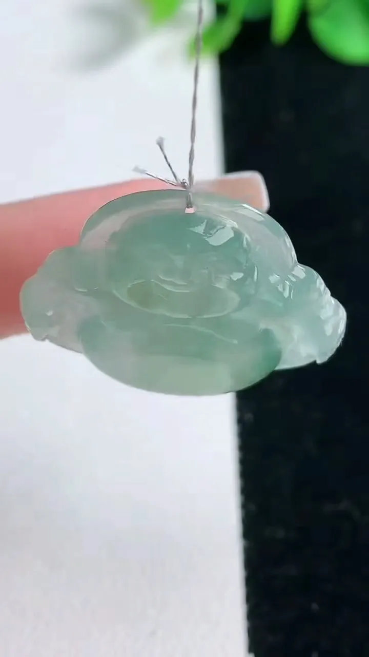 天然A货翡翠佛公吊坠，尺寸24.8-29-5.6，重量:6.01g
2月5日