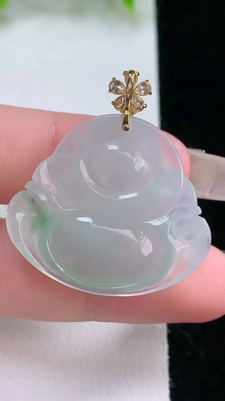 天然A货翡翠佛公吊坠，尺寸27-30.6-5.6，重量:6.98g
2月5日