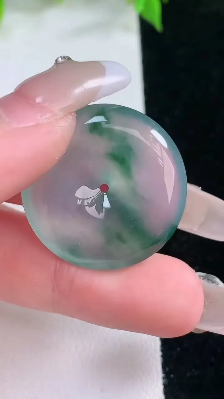 天然A货翡翠种飘花平安扣吊坠，尺寸26.5-5.6，重量:9.70g
2月5日