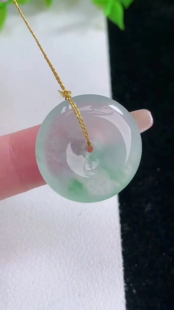 天然A货翡翠平安扣吊坠，尺寸21.8-4，重量:4.39g
2月5日