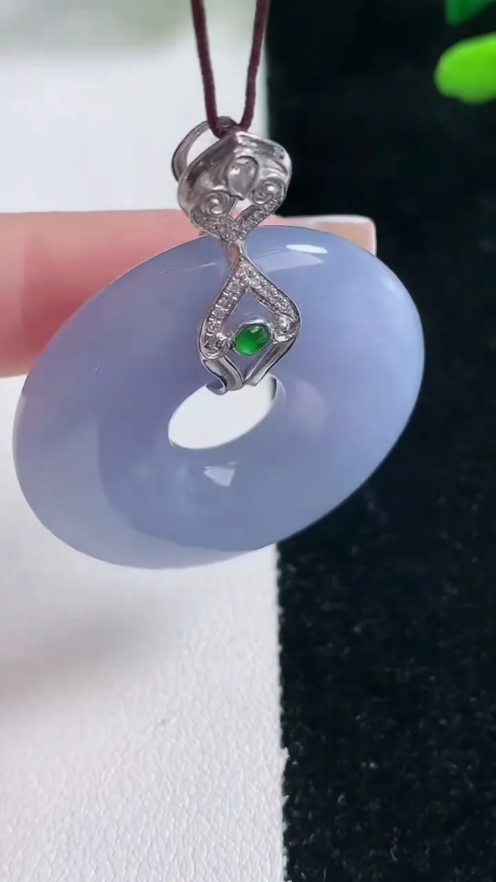 天然A货翡翠18K金紫罗兰平安环吊坠，尺寸35-7.5，重量:19.15g
2月5日