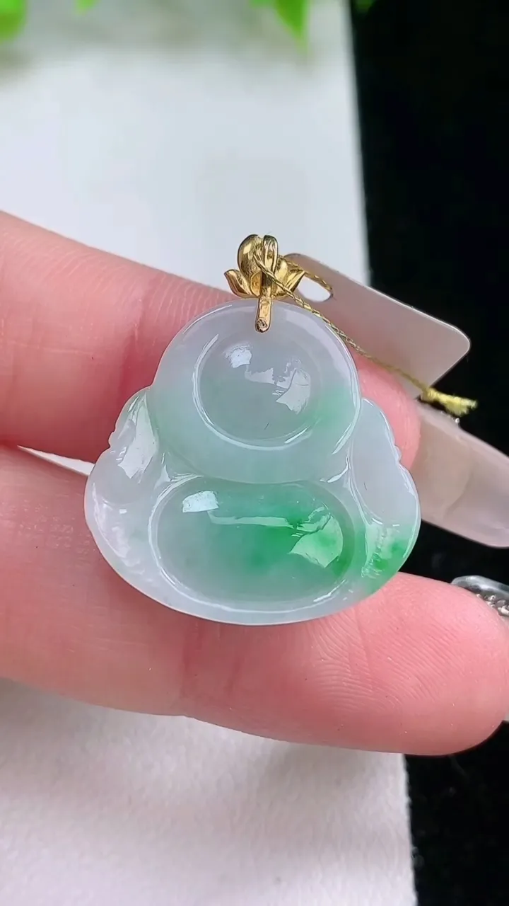 天然A货翡翠佛公吊坠，尺寸21.8-22.6-6，重量:4.35g
2月5日