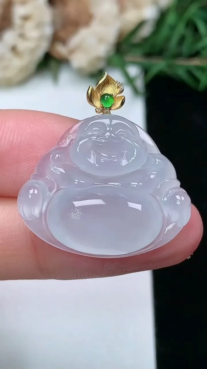 天然A货翡翠白冰佛公吊坠，尺寸20.7-25-5.5，重量:4.53g
2月5日