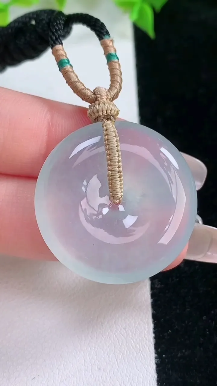 天然A货翡翠平安扣吊坠，尺寸29-5.8，重量:13.00g
2月5日