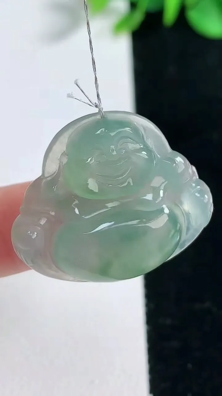 天然A货翡翠佛公吊坠，尺寸24.8-29-5.6，重量:6.01g
2月5日