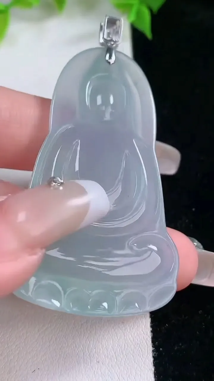 天然A货翡翠种紫罗兰观音菩萨吊坠，尺寸55.8-33.4-5.4，重量:19.15g
2月5日