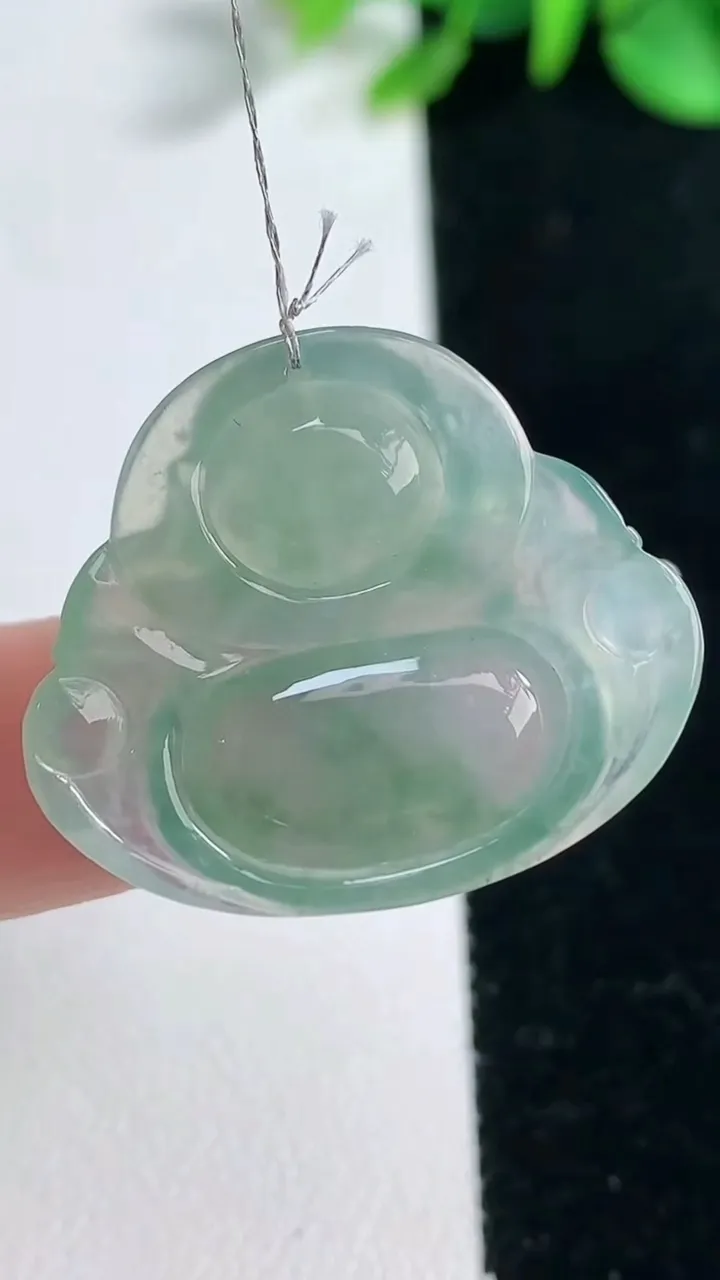 天然A货翡翠佛公吊坠，尺寸24.8-29-5.6，重量:6.01g
2月5日