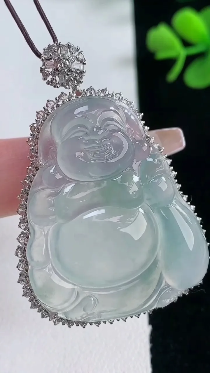 天然A货翡翠布袋佛吊坠，尺寸51.3-35.3-8.6，裸石39.3-31.4重量:15.63g
2月5日