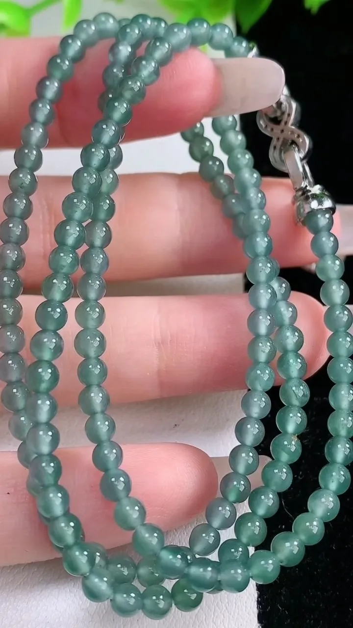 天然A货翡翠小米珠项链，尺寸3.7，重量:14.51g
2月5日