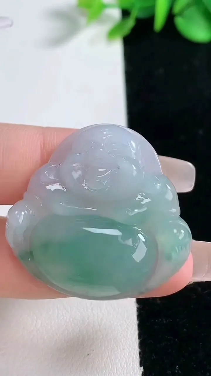 天然A货翡翠佛公吊坠，尺寸32.5-34.8-6.3，重量:10.79g
2月5日