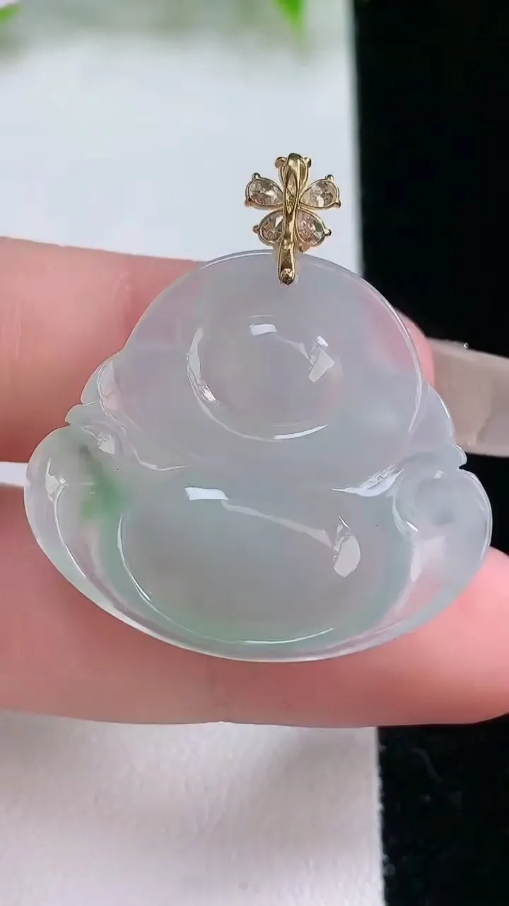 天然A货翡翠佛公吊坠，尺寸27-30.6-5.6，重量:6.98g
2月5日