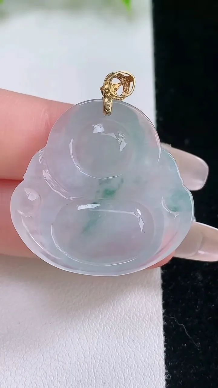 天然A货翡翠种飘花佛公吊坠，尺寸30-31-5.9，重量:8.78g
2月5日