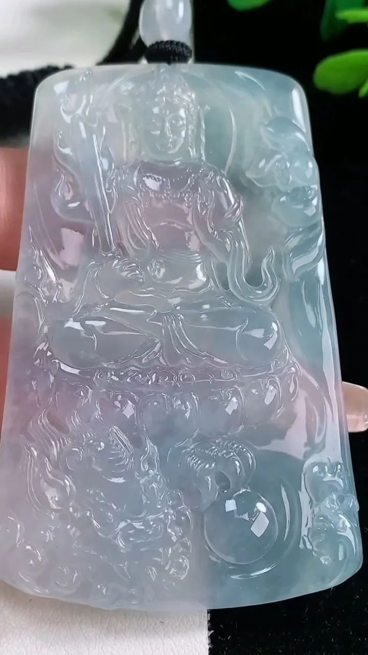 天然A货翡翠种紫罗兰文殊菩萨吊坠，尺寸72.6-45-5.2，重量:48.86g
2月5日