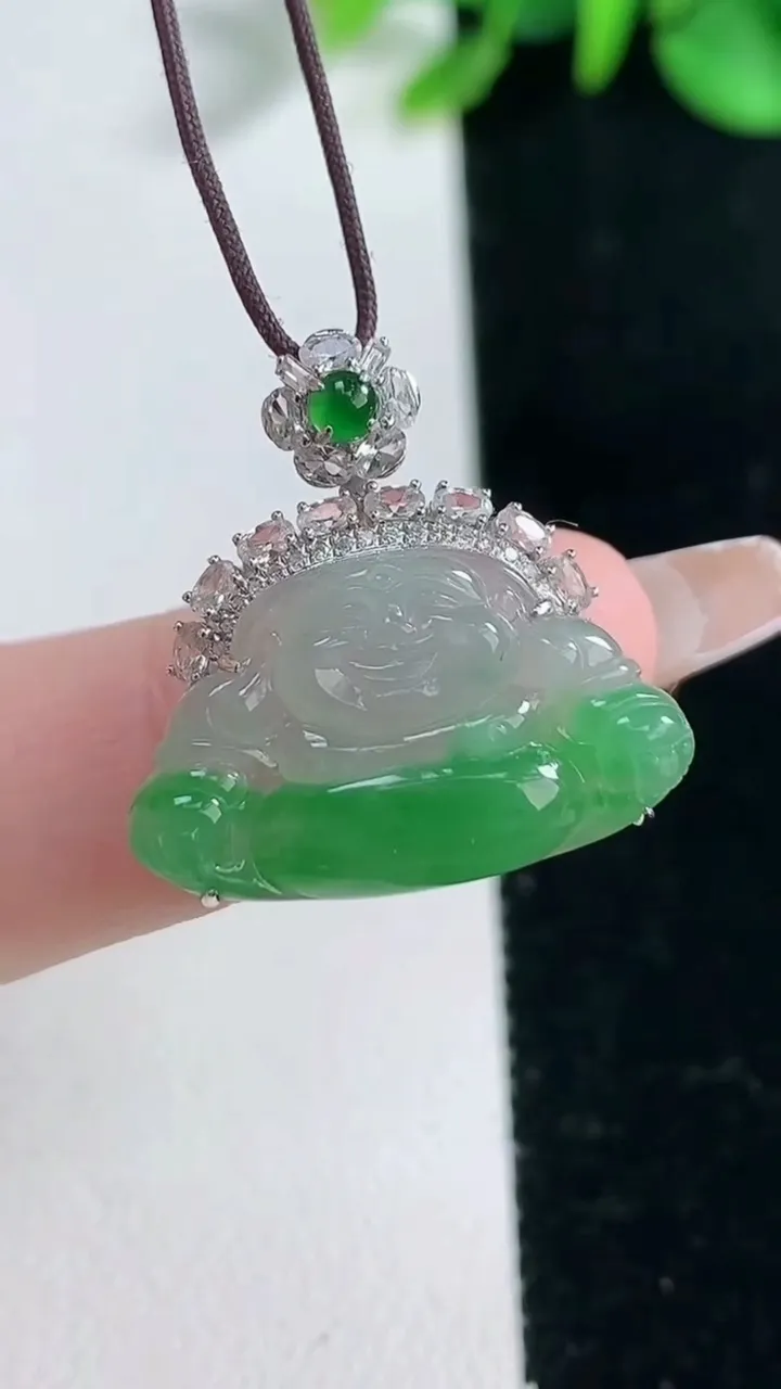 天然A货翡翠佛公吊坠，尺寸22.7-13.5-23-7，重量:2.91g
2月5日