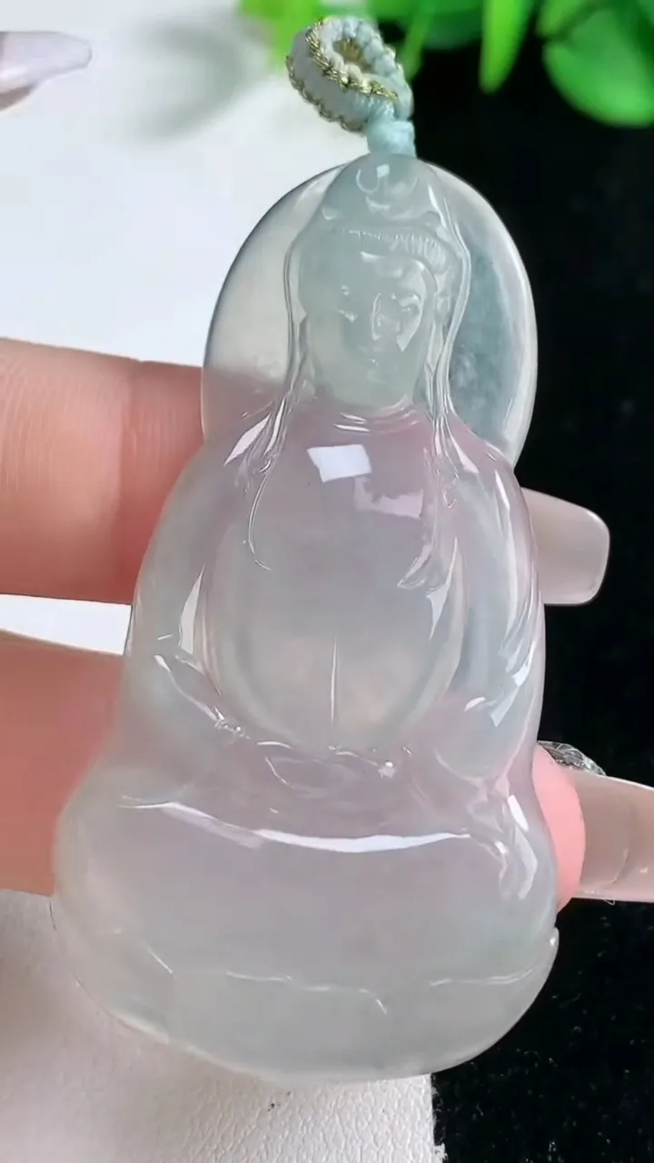 天然A货翡翠观音菩萨吊坠，尺寸55.2-30-4.9，重量:14.79g
2月5日
