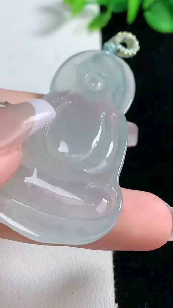 天然A货翡翠观音菩萨吊坠，尺寸55.2-30-4.9，重量:14.79g
2月5日