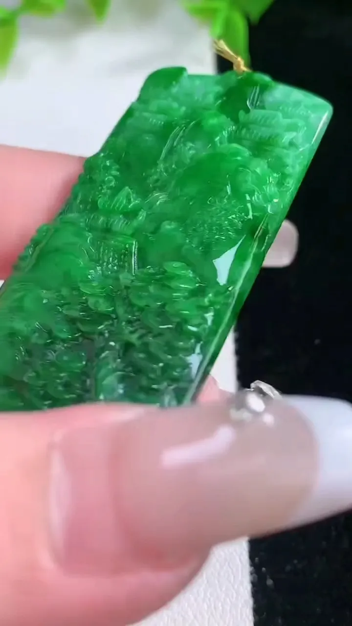 天然A货翡翠山水牌吊坠，尺寸58.6-28-4.5，重量:18.03g
2月5日