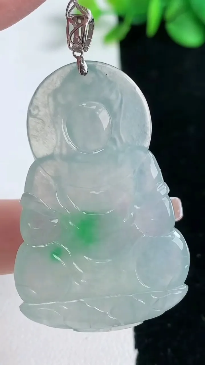 天然A货翡翠观音菩萨吊坠，尺寸46.3-30-5.6，重量:15.01g
2月5日