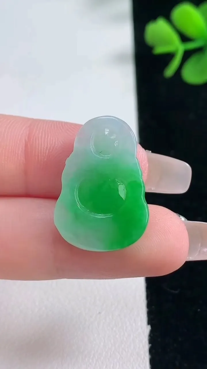 天然A货翡翠财神爷吊坠，尺寸24-16.7-4.3，重量:2.94g
2月5日