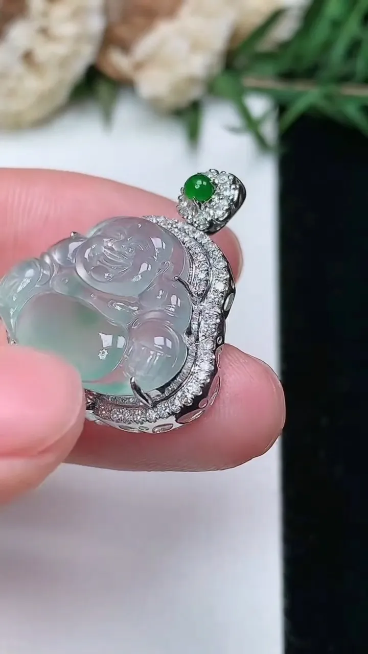 天然A货翡翠佛公吊坠，尺寸26-23.6-7.9
2月5日