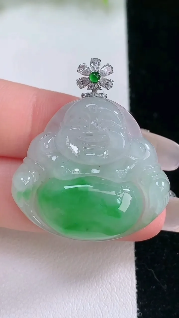 天然A货翡翠佛公吊坠，尺寸29.3-32-6.5，重量:9.86g
2月5日