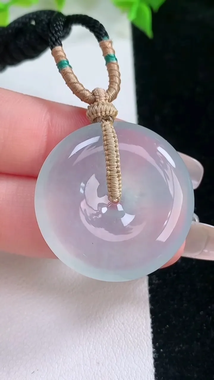 天然A货翡翠平安扣吊坠，尺寸29-5.8，重量:13.00g
2月5日