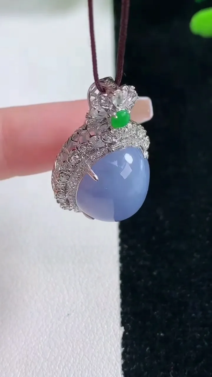 天然A货翡翠18K金紫罗兰蛋面吊坠，尺寸30.2-20-14.9
2月5日