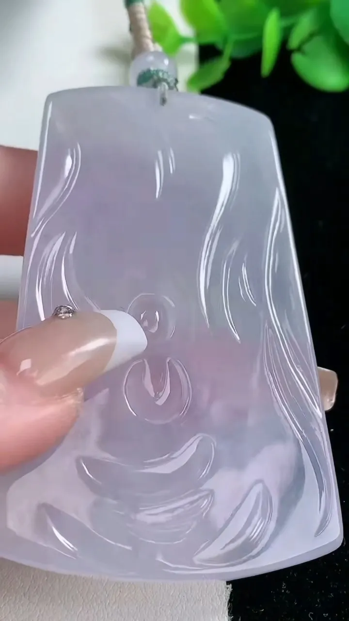 天然A货翡翠种紫罗兰大势至菩萨吊坠，尺寸71-45-6.5，重量:52.72g
2月5日