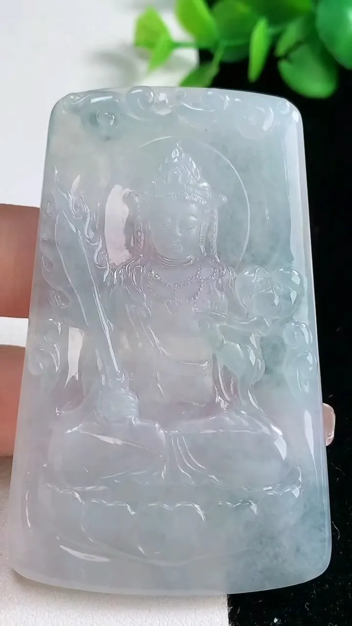 天然A货翡翠冰种飘花虚空藏菩萨吊坠，尺寸70-43.8-5，重量:36.90g
2月5日