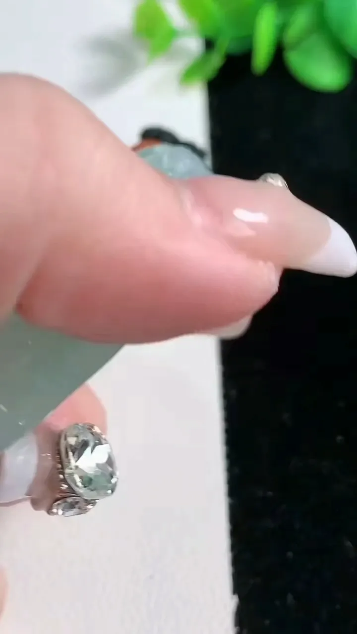 天然A货翡翠山水牌吊坠，尺寸50.8-10.6，重量:60.48g
2月5日