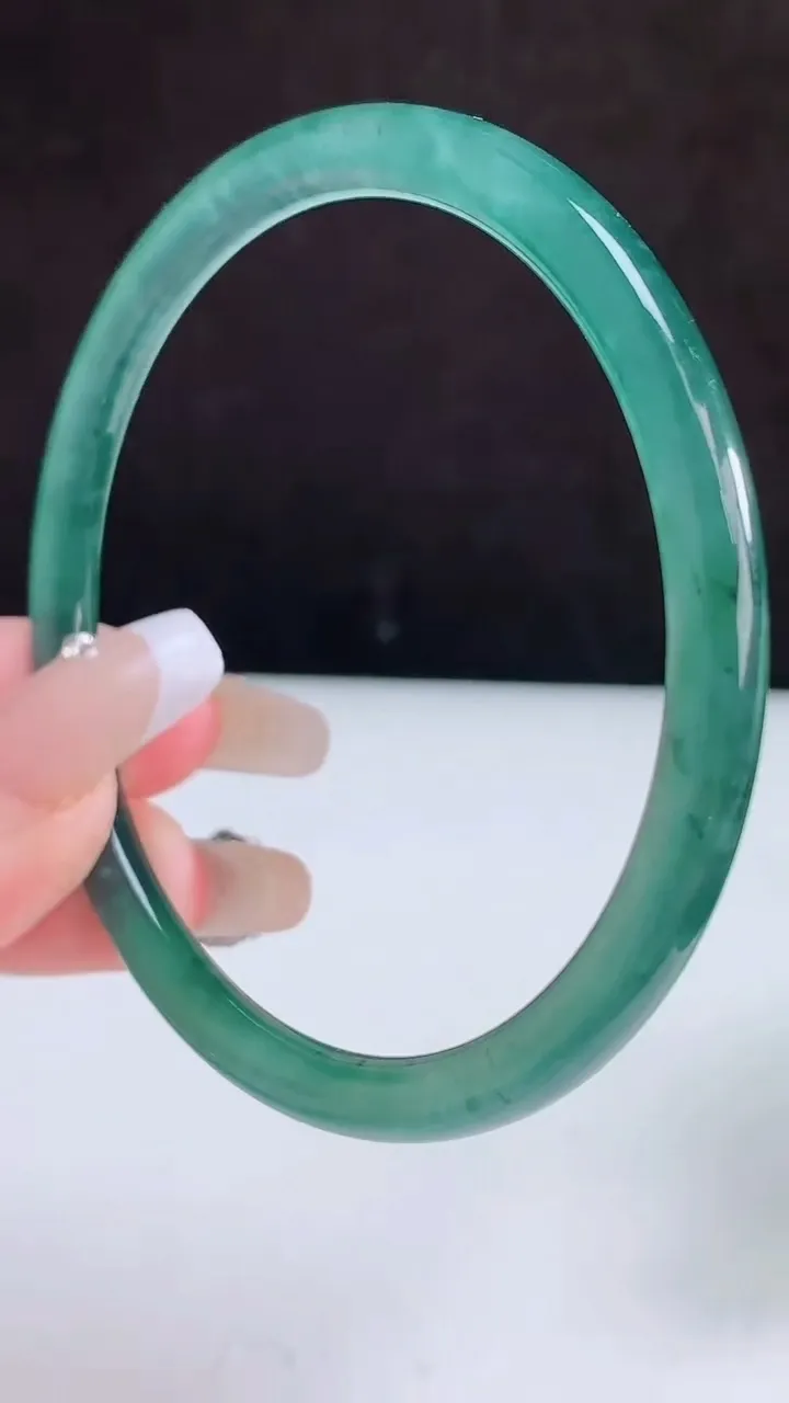 圈口59-60翡翠a货蓝圆条手镯尺寸59.7-5，重量:16.57g2月5日