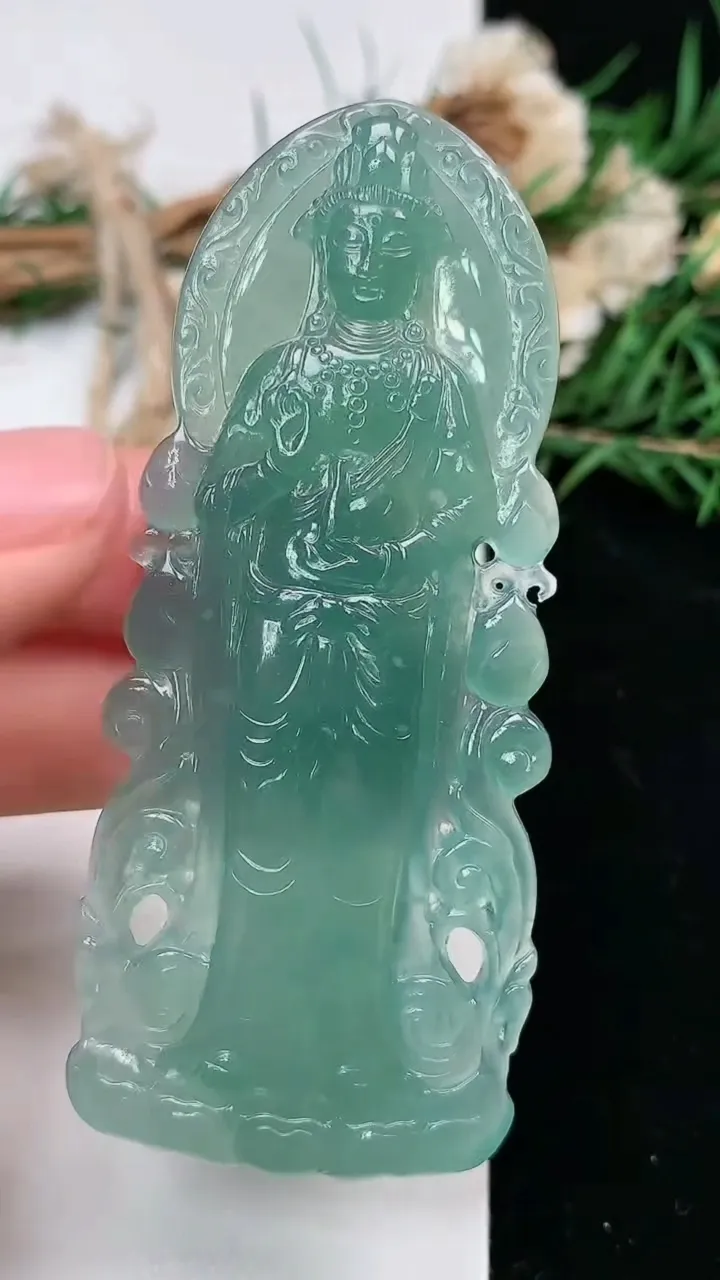 天然A货翡翠蓝水观音菩萨吊坠，尺寸74.8-30.7-5，重量:22.79g
2月5日