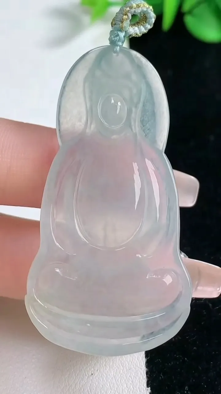 天然A货翡翠观音菩萨吊坠，尺寸55.2-30-4.9，重量:14.79g
2月5日