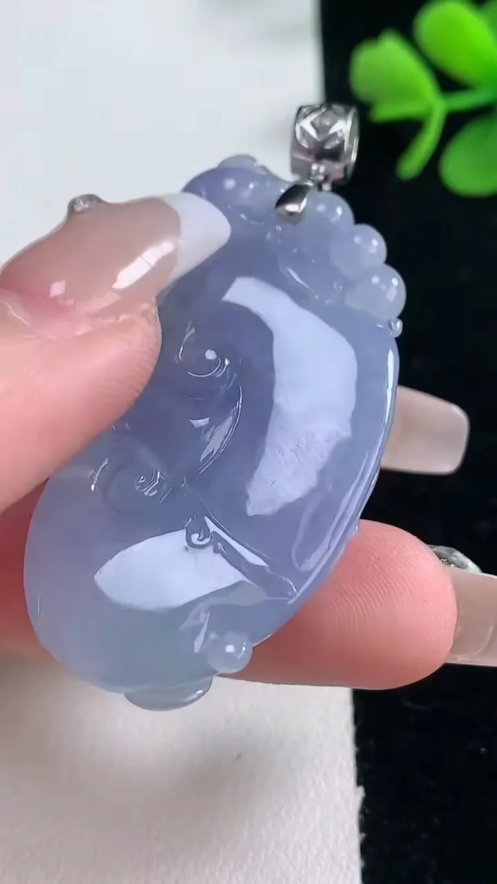 天然A货翡翠18K金紫罗兰如意吊坠，尺寸46.4-24.3-12.4，重量:24.34g
2月5日