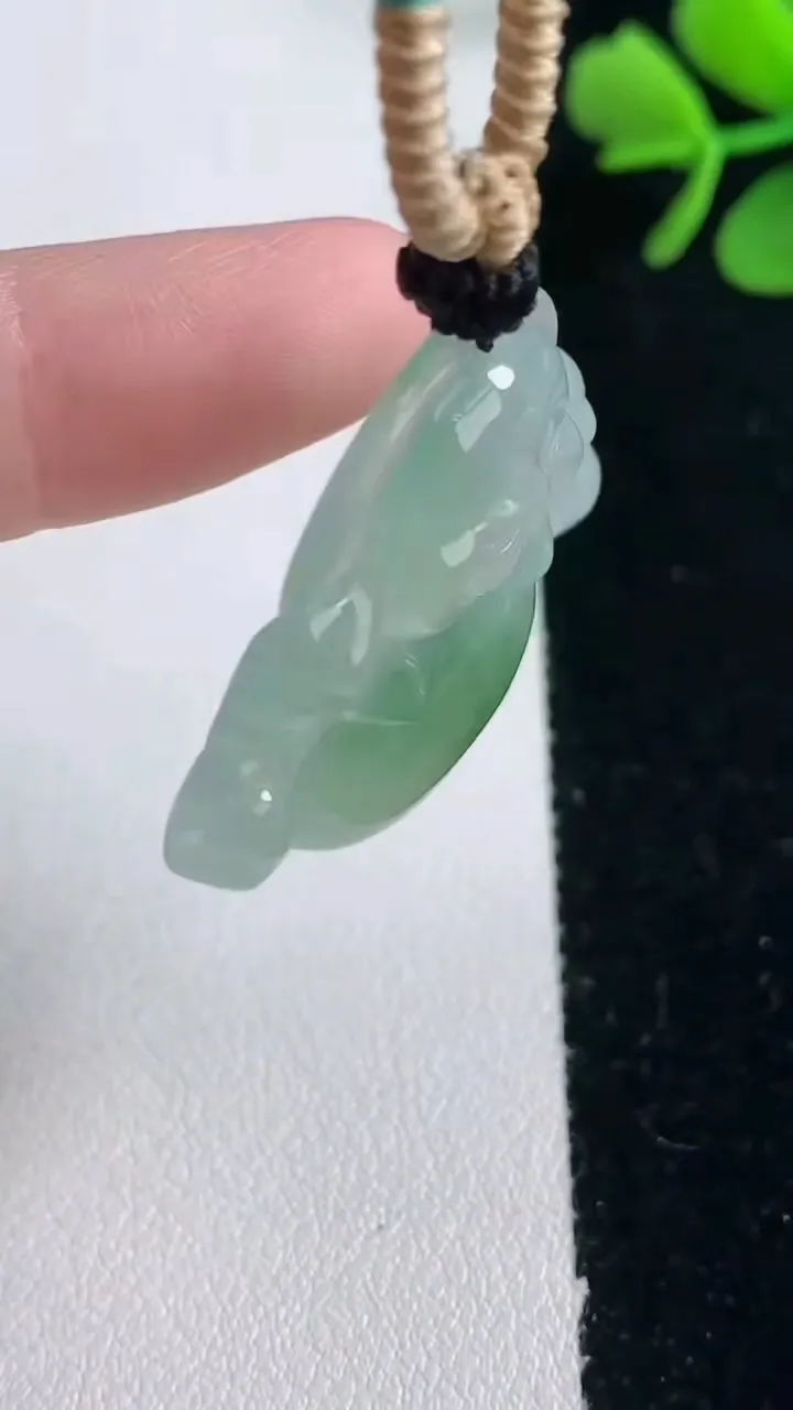 天然A货翡翠佛公吊坠，尺寸31.3-34-6.9，重量:12.36g
2月5日