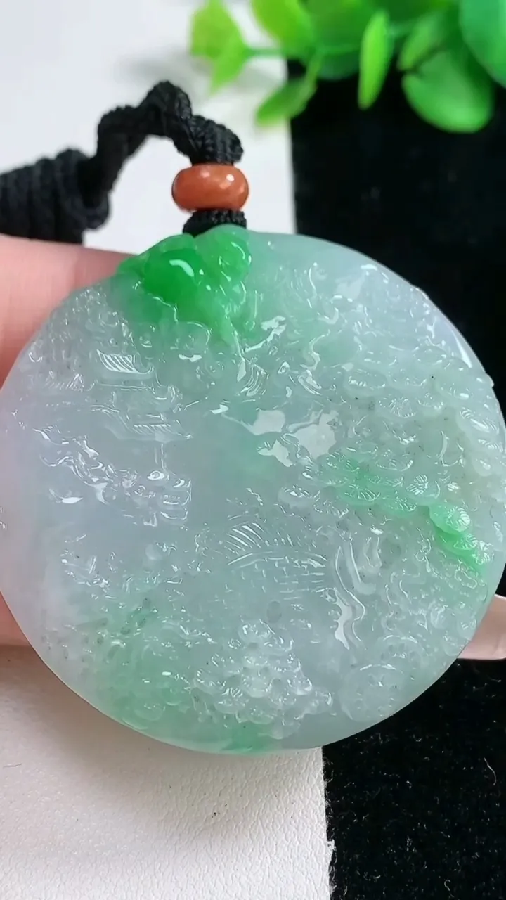 天然A货翡翠山水牌吊坠，尺寸50.8-10.6，重量:60.48g
2月5日